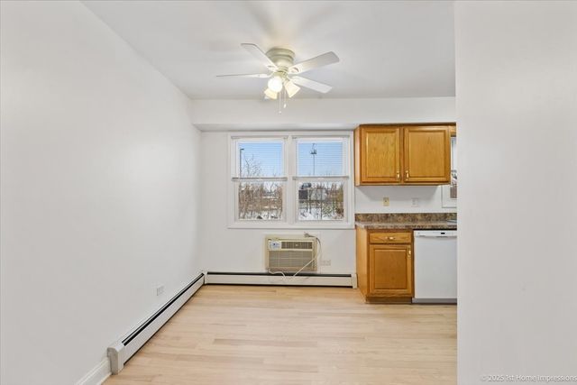 7121 W 110th Street 2W, Worth, IL 60482