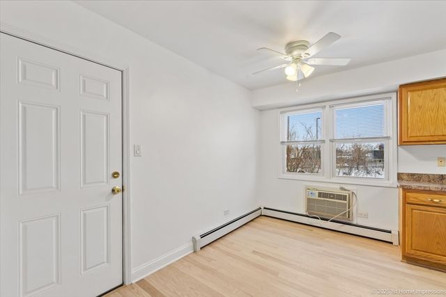 7121 W 110th Street 2W, Worth, IL 60482