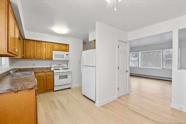 7121 W 110th Street 2W, Worth, IL 60482