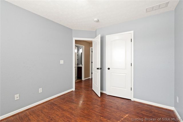 12105 Meriwether Drive, Sellersburg, IN 47172