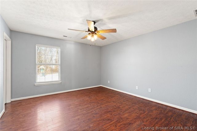 12105 Meriwether Drive, Sellersburg, IN 47172