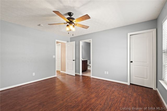 12105 Meriwether Drive, Sellersburg, IN 47172