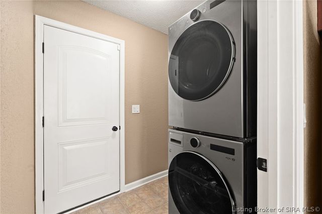 12105 Meriwether Drive, Sellersburg, IN 47172