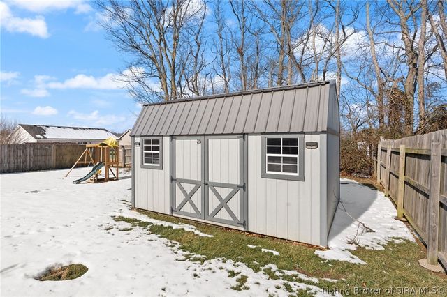 12105 Meriwether Drive, Sellersburg, IN 47172