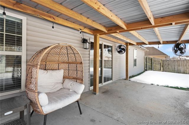 12105 Meriwether Drive, Sellersburg, IN 47172