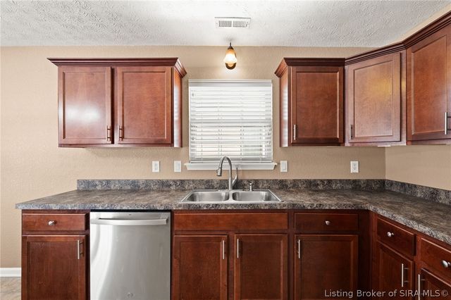 12105 Meriwether Drive, Sellersburg, IN 47172