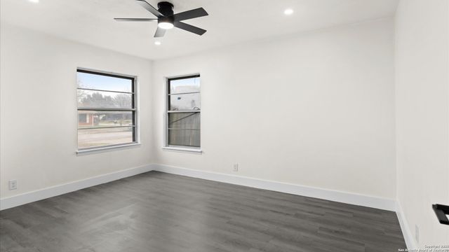 221 winn, Universal City, TX 78148