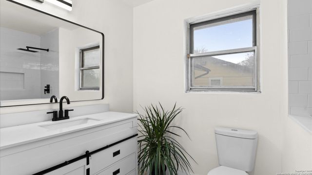 221 winn, Universal City, TX 78148