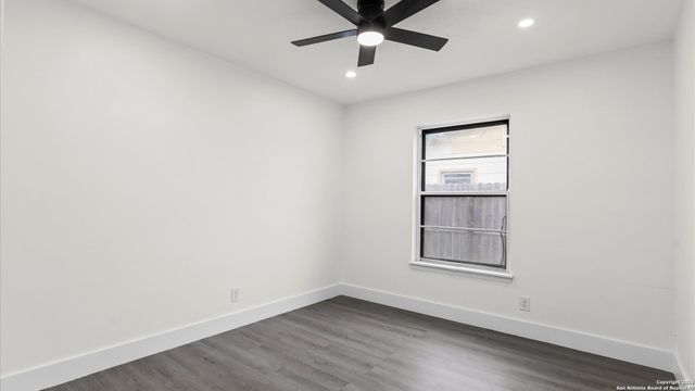 221 winn, Universal City, TX 78148