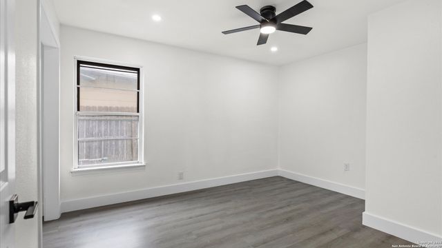 221 winn, Universal City, TX 78148