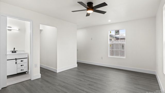 221 winn, Universal City, TX 78148