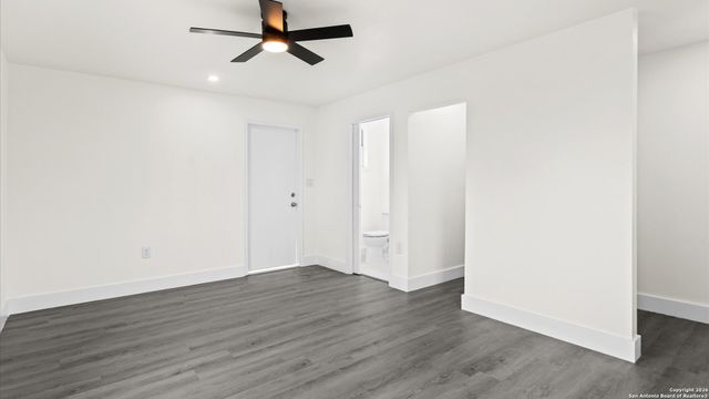 221 winn, Universal City, TX 78148