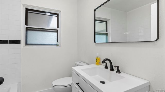 221 winn, Universal City, TX 78148