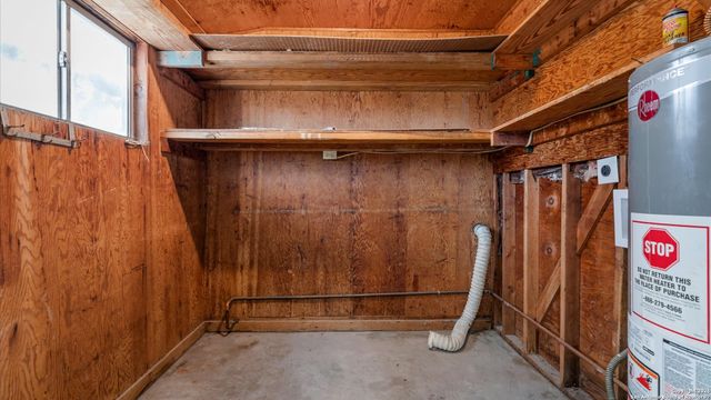 221 winn, Universal City, TX 78148