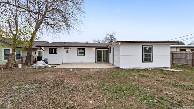 221 winn, Universal City, TX 78148