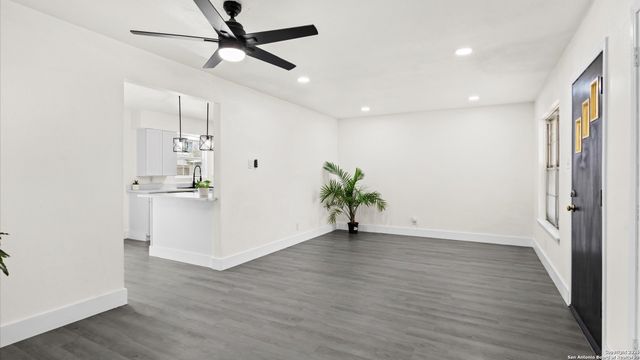 221 winn, Universal City, TX 78148