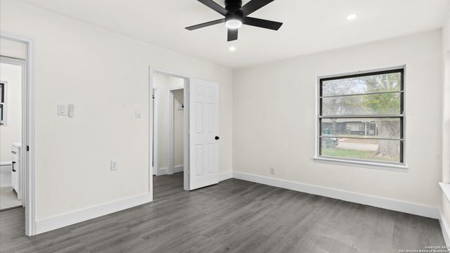 221 winn, Universal City, TX 78148