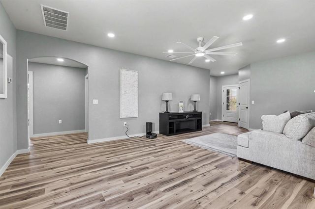 9820 NW 144th Street, Yukon, OK 73099