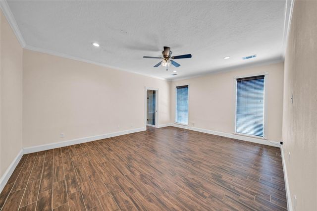 101 Piping Rock Drive, Conroe, TX 77356