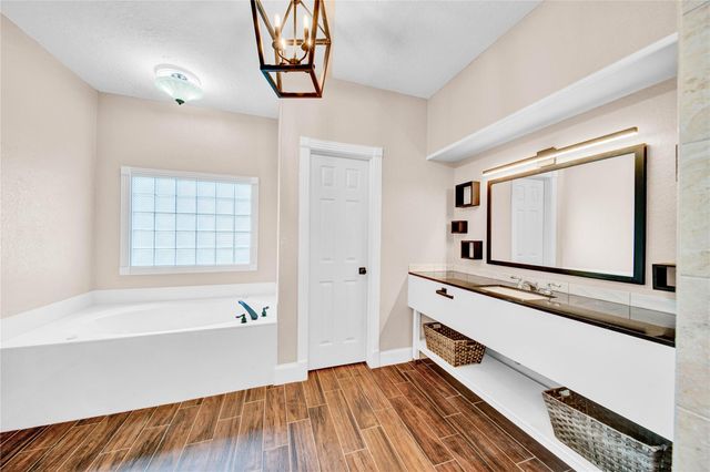 101 Piping Rock Drive, Conroe, TX 77356