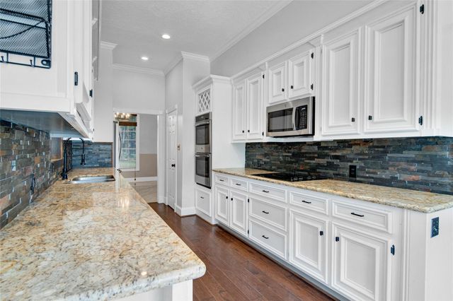 101 Piping Rock Drive, Conroe, TX 77356