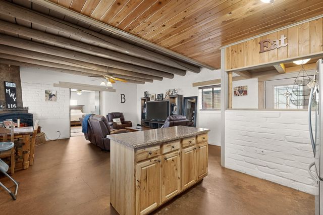 416 NM-116, Bosque, NM 87006