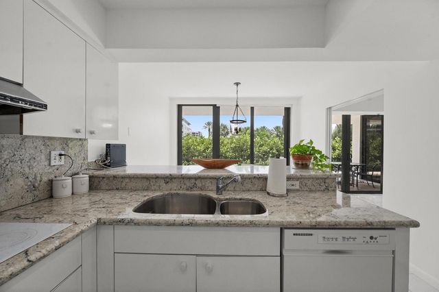 2580 S Ocean Boulevard 1a1, Palm Beach, FL 33480