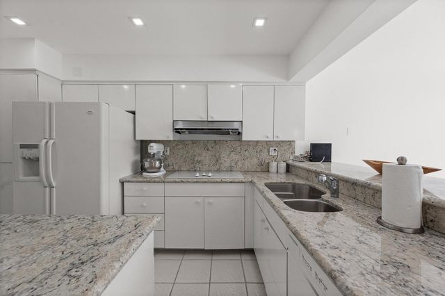 2580 S Ocean Boulevard 1a1, Palm Beach, FL 33480