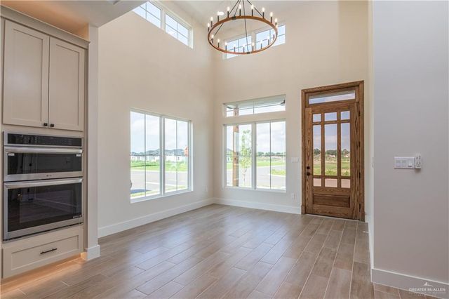 2321 N Piedra Avenue, Edinburg, TX 78542