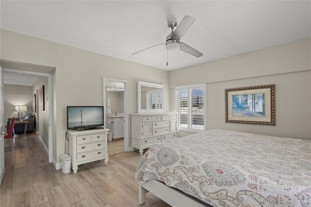 6146 MIDNIGHT PASS ROAD 12S, Sarasota, FL 34242