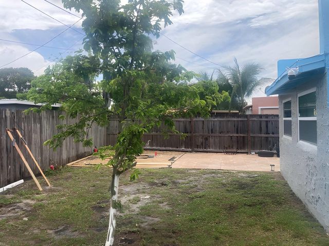 120 NW 4th Avenue, Boynton Beach, FL 33435