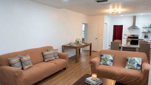 120 NW 4th Avenue, Boynton Beach, FL 33435