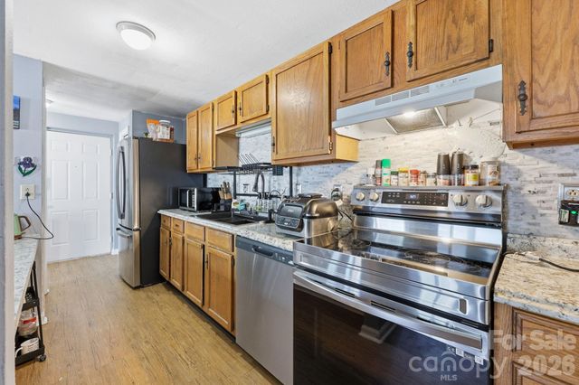 9501 Shannon Green Drive, Charlotte, NC 28213