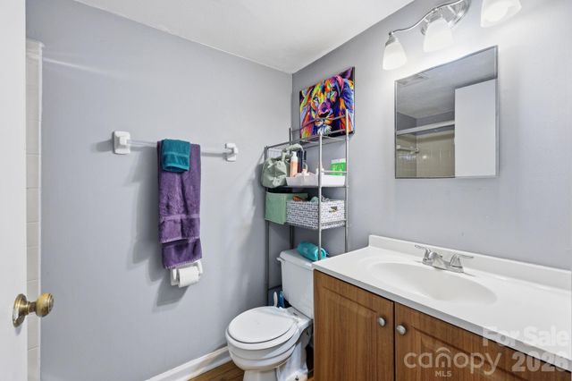 9501 Shannon Green Drive, Charlotte, NC 28213