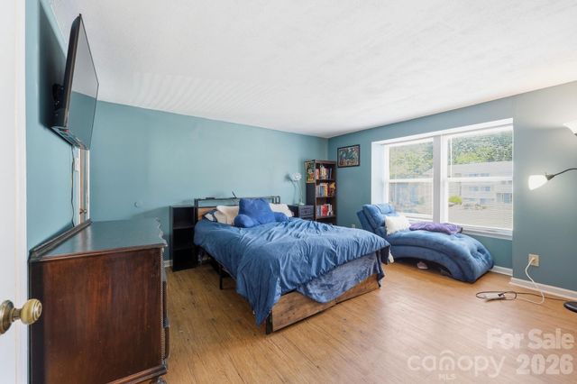 9501 Shannon Green Drive, Charlotte, NC 28213