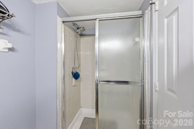 9501 Shannon Green Drive, Charlotte, NC 28213