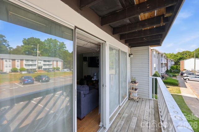 9501 Shannon Green Drive, Charlotte, NC 28213