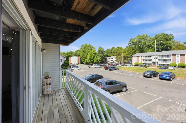 9501 Shannon Green Drive, Charlotte, NC 28213