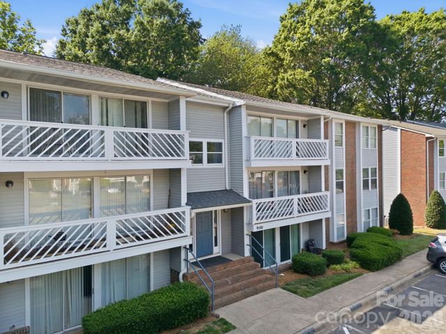 9501 Shannon Green Drive, Charlotte, NC 28213