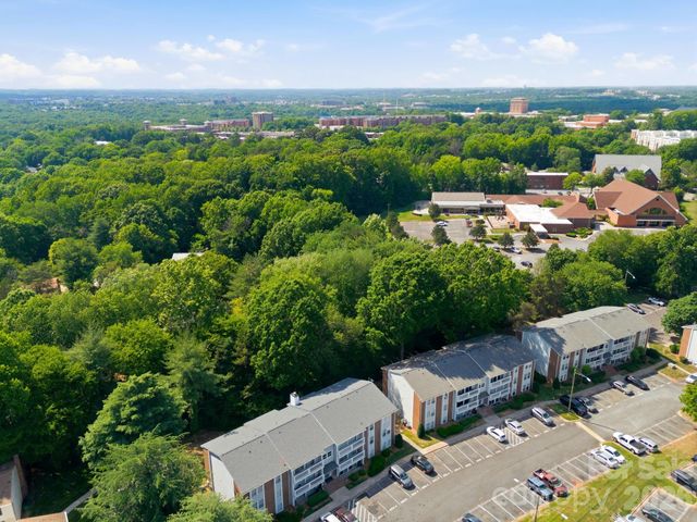 9501 Shannon Green Drive, Charlotte, NC 28213