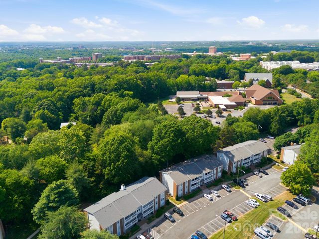 9501 Shannon Green Drive, Charlotte, NC 28213