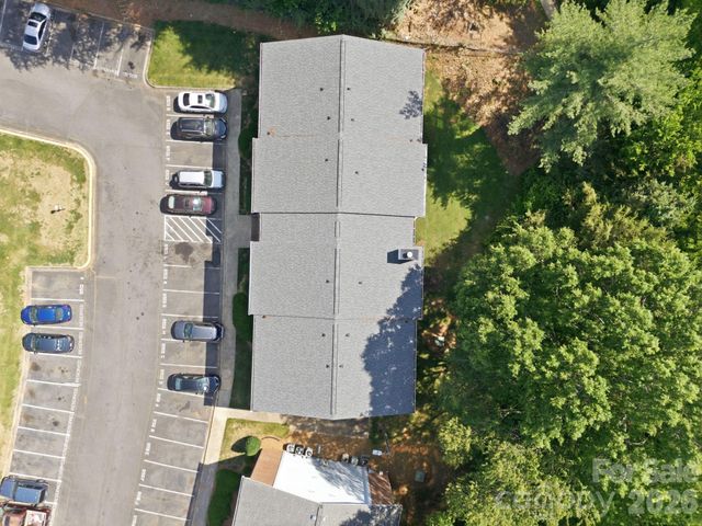 9501 Shannon Green Drive, Charlotte, NC 28213
