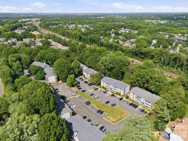 9501 Shannon Green Drive, Charlotte, NC 28213