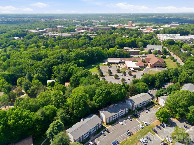 9501 Shannon Green Drive, Charlotte, NC 28213