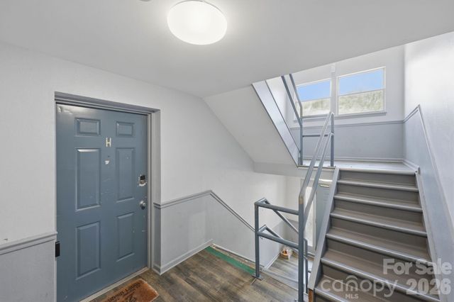 9501 Shannon Green Drive, Charlotte, NC 28213