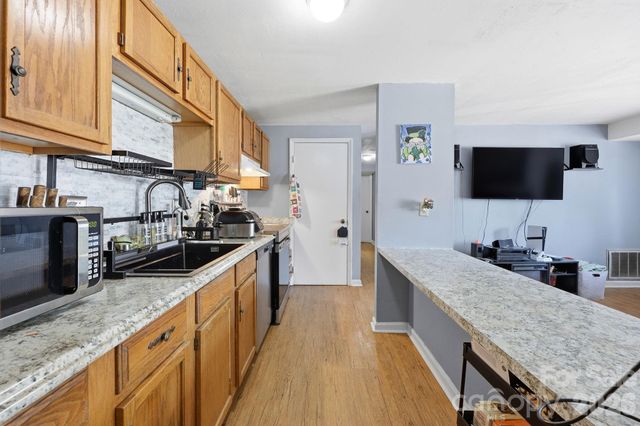 9501 Shannon Green Drive, Charlotte, NC 28213