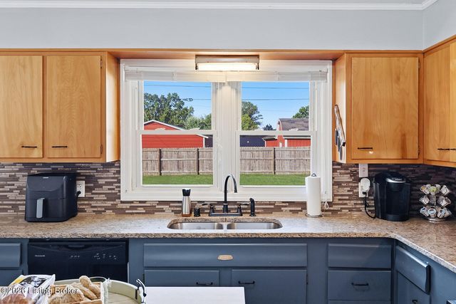 111 Park Ln, Lawrenceburg, KY 40342