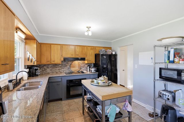 111 Park Ln, Lawrenceburg, KY 40342