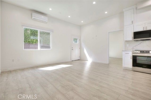 353 N Mariposa, Burbank, CA 91506