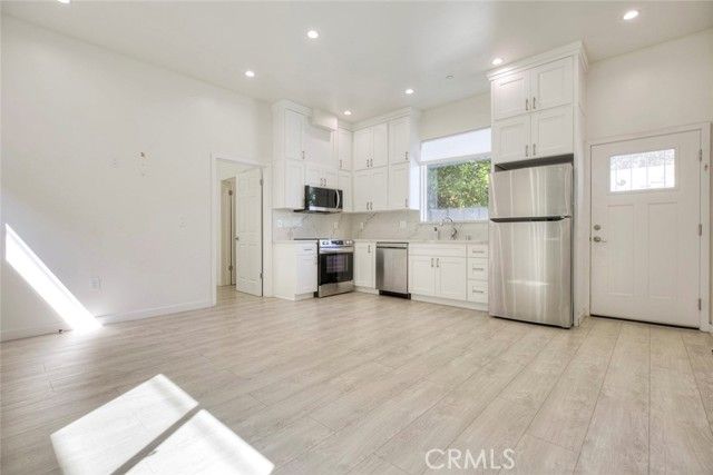 353 N Mariposa, Burbank, CA 91506